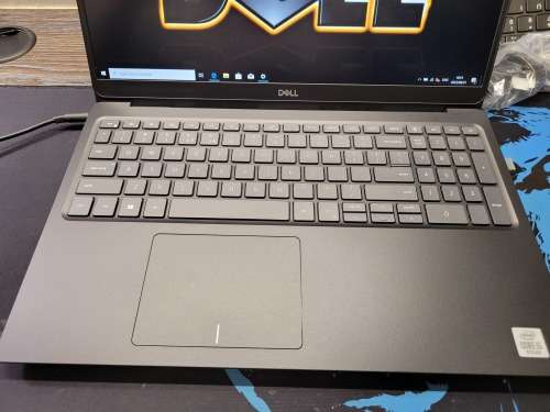STUNNING AND FAST!*DELL VOSTRO 5590*i5-10210u*8GB DDR4*256GB SSD*FHD*IR*BACKLIT*