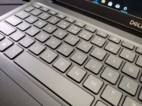 STUNNING AND FAST!*DELL VOSTRO 5590*i5-10210u*8GB DDR4*256GB SSD*FHD*IR*BACKLIT*