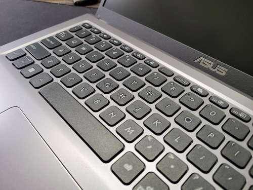 AS NEW!*VERY FAST!*10TH GEN!*ASUS VIVOBOOK X515JA*i5-1035G1*8GB DDR4*256GB SSD*FHD