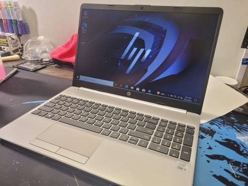LATE ENTRY!*FAST!*AS NEW!*10TH GEN!*HP 250 G8*i5-1035G1*8GB DDR4*256GB SSD*HD*WIFI 6