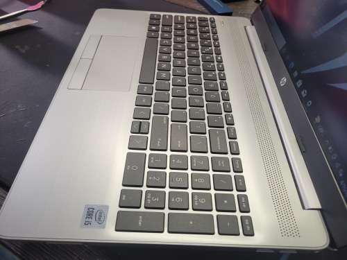 LATE ENTRY!*FAST!*AS NEW!*10TH GEN!*HP 250 G8*i5-1035G1*8GB DDR4*256GB SSD*HD*WIFI 6