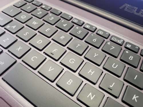 **BARGAIN BUY**ASUS ZENBOOK ULTRABOOK 4GB RAM, 256SSD WITH SLEEVE-WORTH R10k -GRAB IT @ JUST R4999!!