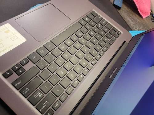 **BARGAIN BUY**ASUS ZENBOOK ULTRABOOK 4GB RAM, 256SSD WITH SLEEVE-WORTH R10k -GRAB IT @ JUST R4999!!
