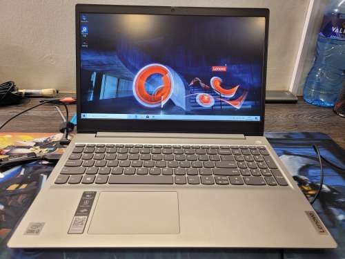 STUNNING!*10TH GEN!*LENOVO IDEAPAD 3*i3-10110U*8GB DDR4*1000GB HDD*FHD*G4 GRAPHICS*