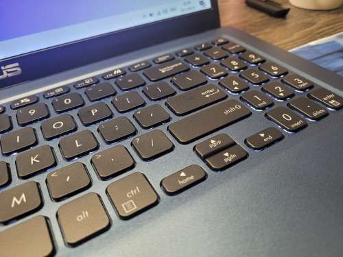 VERY FAST!*10TH GEN!*ASUS VIVOBOOK X515J*i3-1005G1*8GB DDR4*256GB SSD*HD*