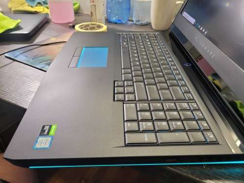 WOW!!*ALIENWARE 17 R4*i7-7820HK*32GB RAM*500GB SSD*1TB HDD*4K DISPLAY*GTX1080 8GB*