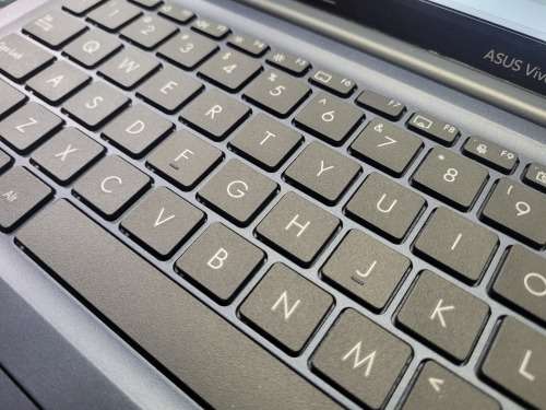 12TH GEN i7!*Very Fast!!*12th GEN i7 BEAST!*ASUS X1502ZA*i7-1255U*16GB RAM*512GB SSD*FHD*
