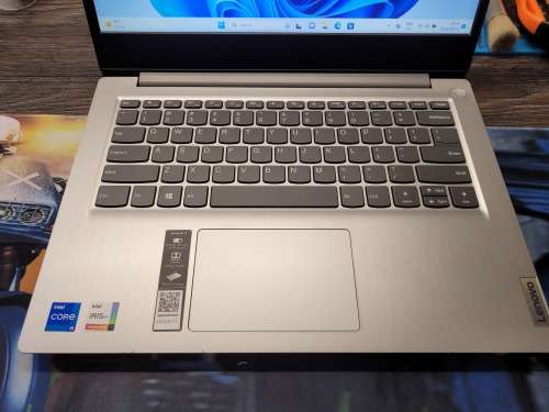 **BARGAIN BUY** MINT LENOVO IDEAPAD 3 11th GEN i5, 8GB RAM, 512GB SSD - WORTH R12k -GRAB IT@ R7499!!