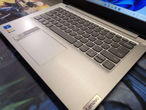 **BARGAIN BUY** MINT LENOVO IDEAPAD 3 11th GEN i5, 8GB RAM, 512GB SSD - WORTH R12k -GRAB IT@ R7499!!