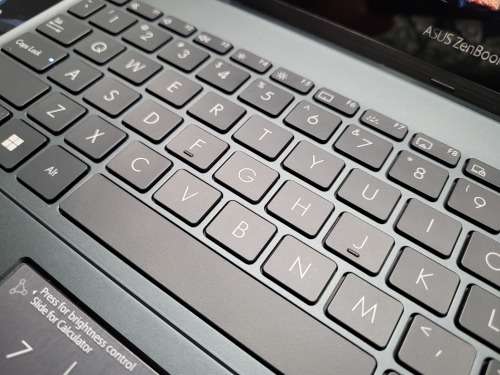 *AS BRAND NEW!*ASUS ZENBOOK FLIP 13*TOUCHSCREEN*EVO i5-1135G7*8GB DDR4*512GB SSD*FHD*