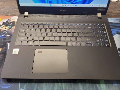 **BARGAIN BUY** MINT ACER TRAVELMATE 10th GEN i5, 8GB RAM, 256GB SSD -WORTH R12k - GRAB IT@R5999!!!!