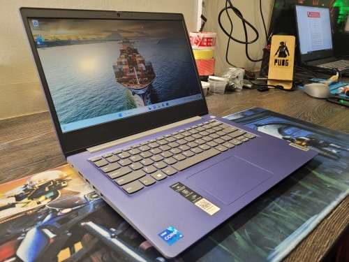 11th gen i5*STUNNING!*11TH GEN!*LENOVO IDEAPAD 3*i5-1135G7*8GB DDR4*256GB SSD*FHD*G7 GRAPHICS*