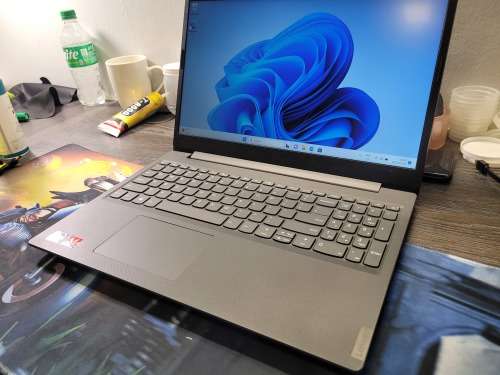 VERY FAST!*LENOVO V155*AMD RYZEN 5-3500U*8GB DDR4*256GB SSD*RADEON VEGA GRAPHICS*