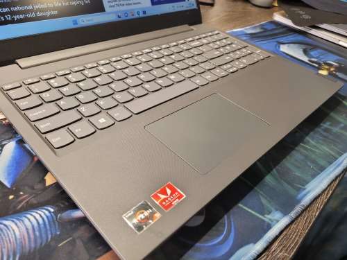 VERY FAST!*LENOVO V155*AMD RYZEN 5-3500U*8GB DDR4*256GB SSD*RADEON VEGA GRAPHICS*