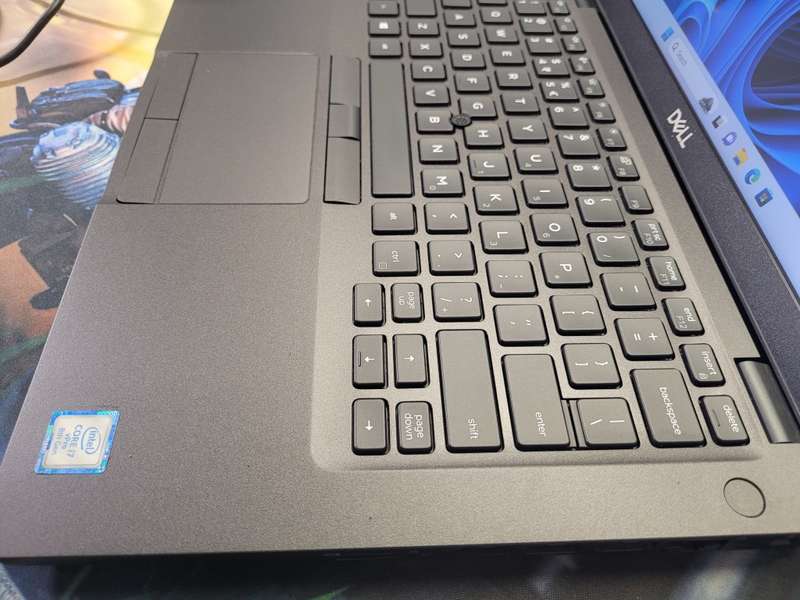 VERY FAST!*BEAST SPECS!*DELL LATITUDE 5400*i7-8665U*8GB DDR4*256GB SSD*FULL HD*4G LTE