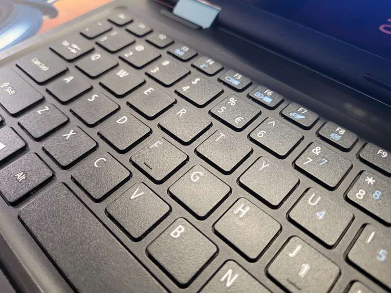 *WHAT A BEAUTY!*ACER SPIN 1*N3350*4GB RAM*256GB SSD*TOUCHSCREEN*360`FLIP*FHD*