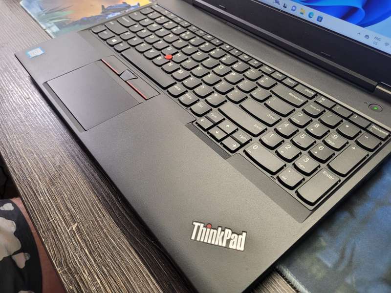 MINT!*VERY FAST*LENOVO THINKPAD L570*i5-7200U*256GB SSD*8GB DDR4*4GLTE