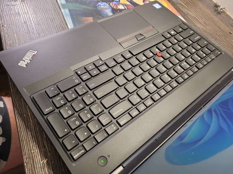 MINT!*VERY FAST*LENOVO THINKPAD L570*i5-7200U*256GB SSD*8GB DDR4*4GLTE