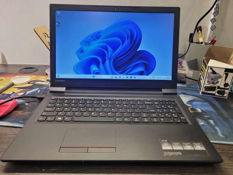 LENOVO V110-i3-6006U-8GB DDR4-256GB SSD-DVD