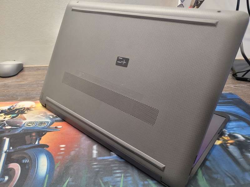 AS NEW*MASSIVE SPEC*VERY FAST!*HP 255 G8*RYZEN 5-3500U*QUAD CORE 11TH GEN*8GB RAM*512GB SSD*VEGA 8