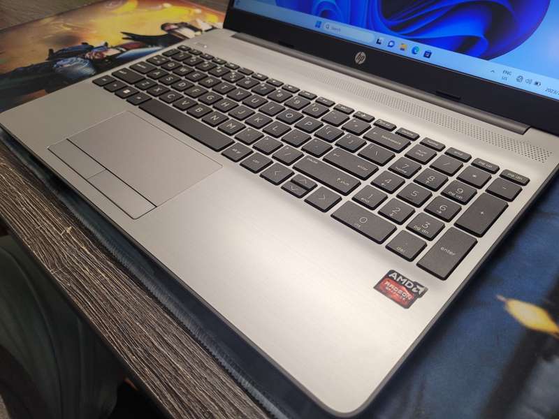 AS NEW*MASSIVE SPEC*VERY FAST!*HP 255 G8*RYZEN 5-3500U*QUAD CORE 11TH GEN*8GB RAM*512GB SSD*VEGA 8