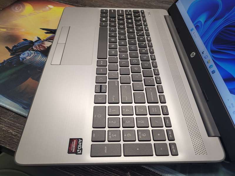 AS NEW*MASSIVE SPEC*VERY FAST!*HP 255 G8*RYZEN 5-3500U*QUAD CORE 11TH GEN*8GB RAM*512GB SSD*VEGA 8