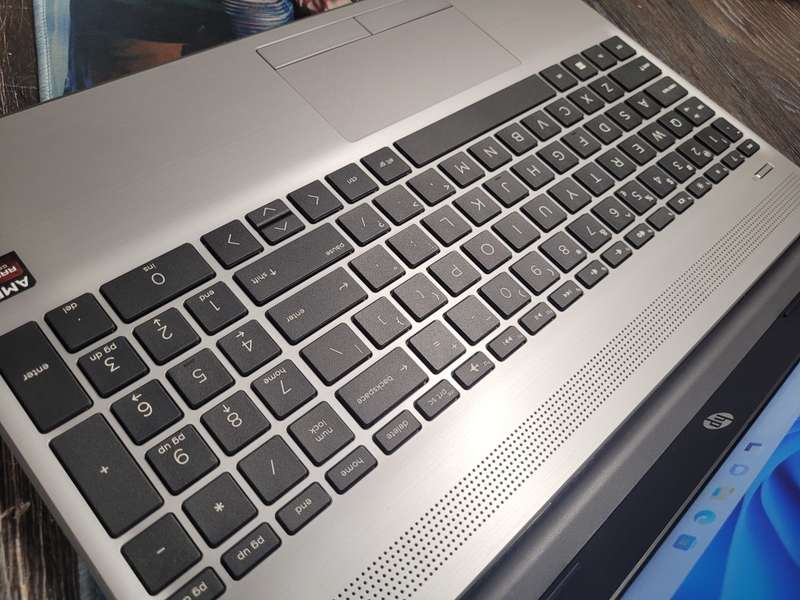 AS NEW*MASSIVE SPEC*VERY FAST!*HP 255 G8*RYZEN 5-3500U*QUAD CORE 11TH GEN*8GB RAM*512GB SSD*VEGA 8
