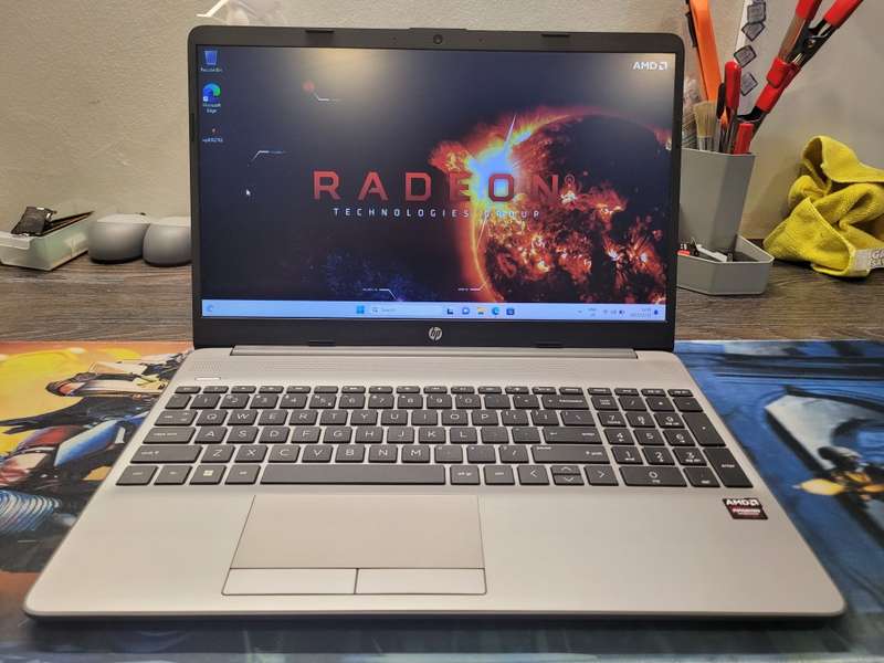 AS NEW*MASSIVE SPEC*VERY FAST!*HP 255 G8*RYZEN 5-3500U*QUAD CORE 11TH GEN*8GB RAM*512GB SSD*VEGA 8