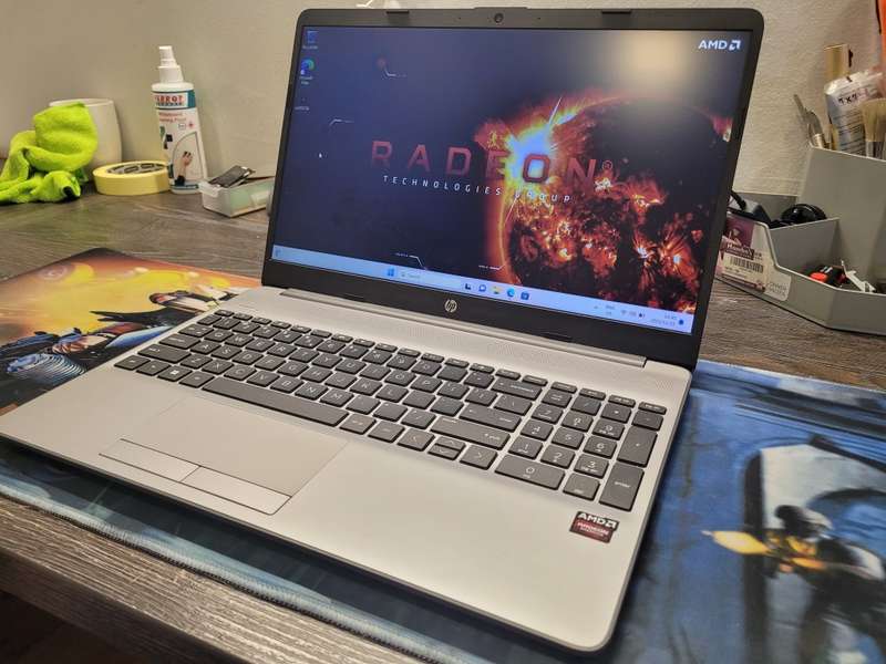 AS NEW*MASSIVE SPEC*VERY FAST!*HP 255 G8*RYZEN 5-3500U*QUAD CORE 11TH GEN*8GB RAM*512GB SSD*VEGA 8