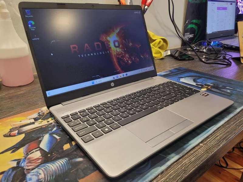 AS NEW*MASSIVE SPEC*VERY FAST!*HP 255 G8*RYZEN 5-3500U*QUAD CORE 11TH GEN*8GB RAM*512GB SSD*VEGA 8