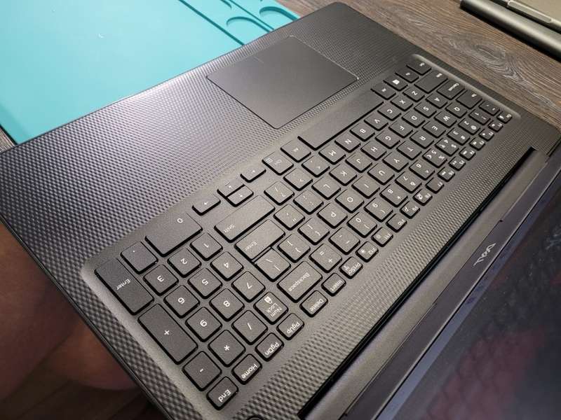 RADEON GRAPHICS*DELL INSPIRON 3595*A6-9225*TURBO CORE*RADEON R4*256GB SSD*500HB HDD-8GB DDR4