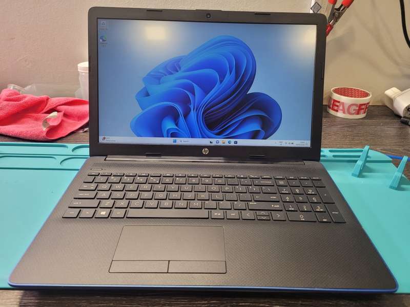 FAST!*QUAD CORE 8TH GEN i7*HP 15*i7-8565Uu*8GB DDR4*256GB SSD*FHD*