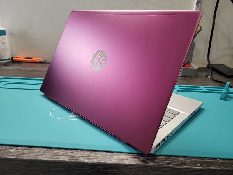 VERY FAST*HIGH SPEC*HP PAVILION 14*i5-8250u*8GB*256GB NVME SSD*FHD