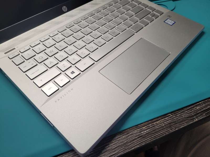 VERY FAST*HIGH SPEC*HP PAVILION 14*i5-8250u*8GB*256GB NVME SSD*FHD