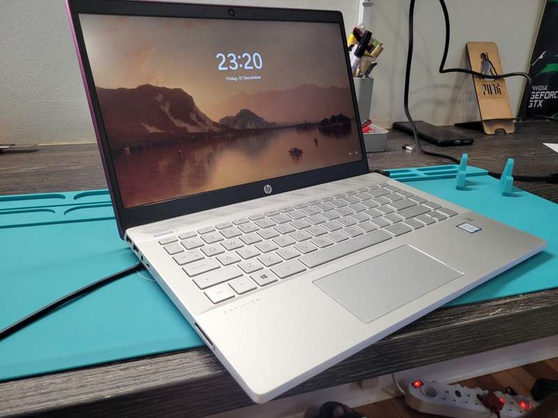 VERY FAST*HIGH SPEC*HP PAVILION 14*i5-8250u*8GB*256GB NVME SSD*FHD