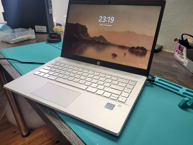 VERY FAST*HIGH SPEC*HP PAVILION 14*i5-8250u*8GB*256GB NVME SSD*FHD
