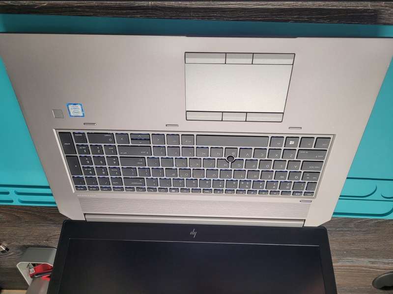 INCREDIBLE LAPTOP!*HP ZBOOK 17 G5*i7-8750H*32GB DDR4*512GB SSD*256GB SSD*NVIDIA P2000*