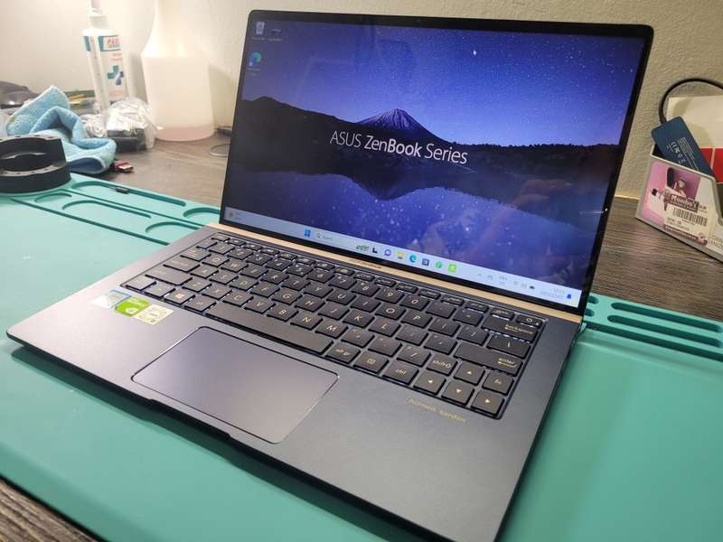 *BARGAIN BUY* ASUS ZENBOOK ULTRABOOK CORE i5, 8GB RAM, 512SSD, FHD-WORTH 15k-GRAB IT@R6999