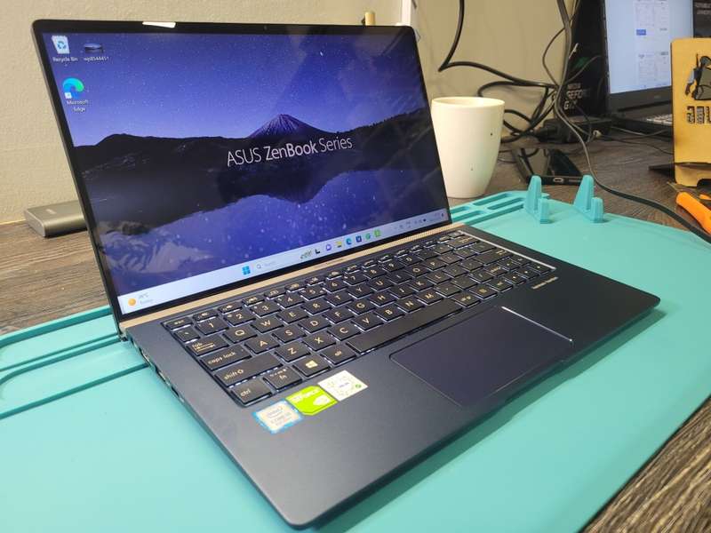 *BARGAIN BUY* ASUS ZENBOOK ULTRABOOK CORE i5, 8GB RAM, 512SSD, FHD-WORTH 15k-GRAB IT@R6999