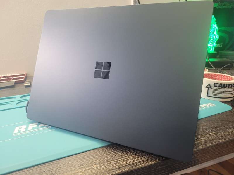 AMAZING!*Microsoft Surface 1769 Laptop*i5-7200U*8GB DDR4*256GB SSD*TOUCHSCREEN*2K DISPLAY!*IRIS PLUS