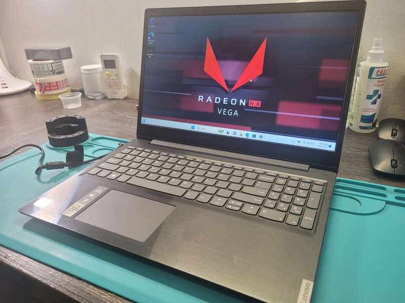 *HIGH SPEC*LENOVO s145*A9-9425*8TH GEN*TURBO CORE*RADEON R5**8GB DDR4*512GB NVME SSD*