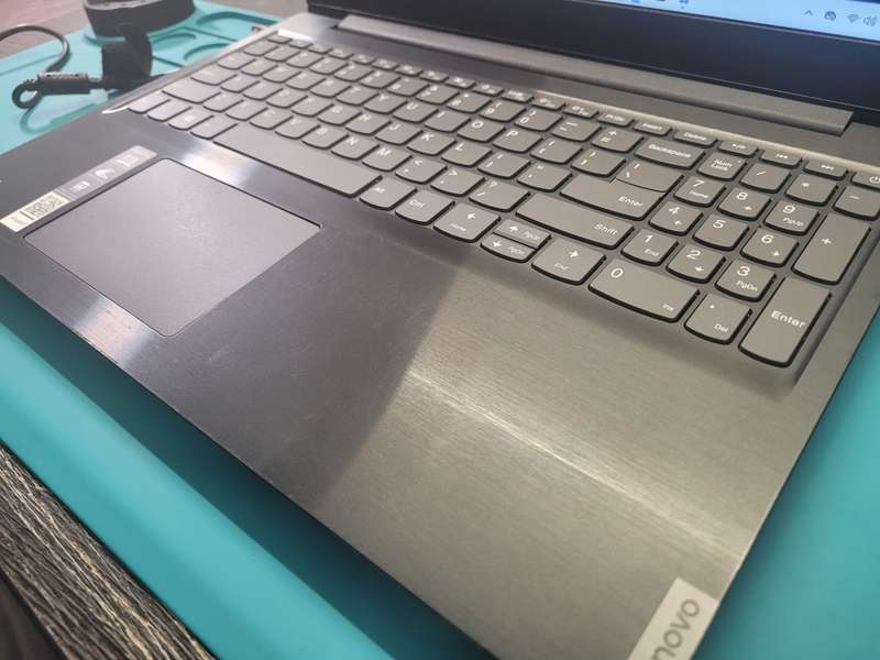 *HIGH SPEC*LENOVO s145*A9-9425*8TH GEN*TURBO CORE*RADEON R5**8GB DDR4*512GB NVME SSD*
