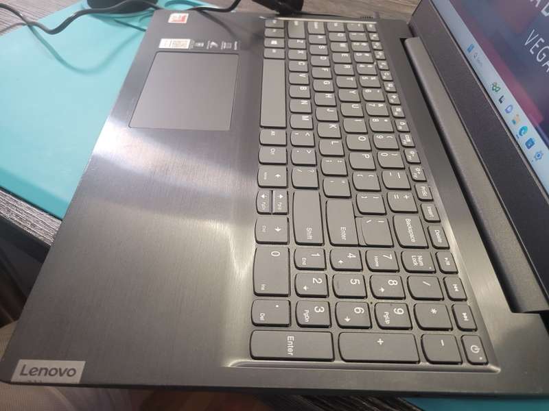 *HIGH SPEC*LENOVO s145*A9-9425*8TH GEN*TURBO CORE*RADEON R5**8GB DDR4*512GB NVME SSD*