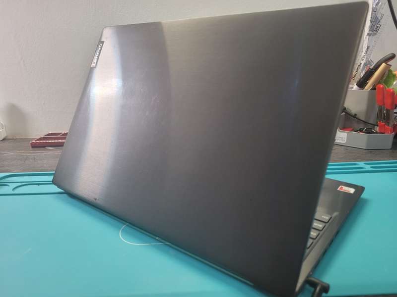 *HIGH SPEC*LENOVO s145*A9-9425*8TH GEN*TURBO CORE*RADEON R5**8GB DDR4*512GB NVME SSD*