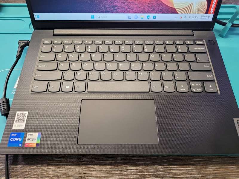 *11th gen BEAST!*LENOVO V14 G2*i5-I135G7*8GB DDR4*512GB SSD*FHD*UHD GRAPHICS