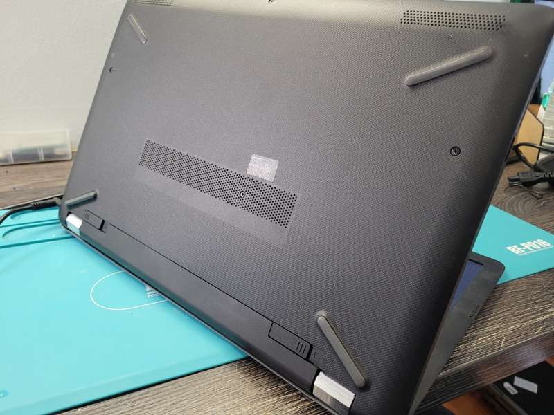 HP Notebook 15*i5-7200U*8GB DDR4*240GB SSD*HD*HD 620 GRAPHICS