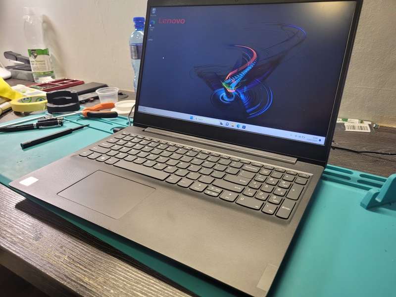 BEAST!*VERY FAST!*LENOVO V15*i5-1035G1*8GB DDR4*512GB SSD*FHD*