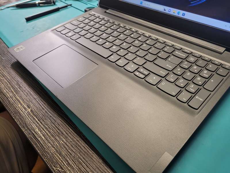 BEAST!*VERY FAST!*LENOVO V15*i5-1035G1*8GB DDR4*512GB SSD*FHD*
