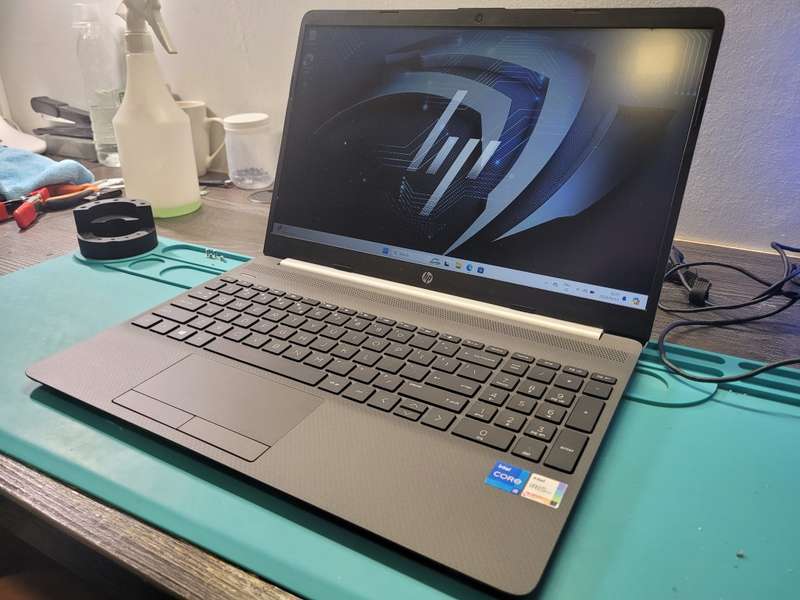 *11TH GEN BEAST!*HP NOTEBOOK 15*i5-1135G7*16GB DDR4*SAMSUNG EVO 500GB SSD*FHD*G7 GRAPHICS*