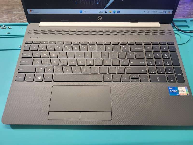 *11TH GEN BEAST!*HP NOTEBOOK 15*i5-1135G7*16GB DDR4*SAMSUNG EVO 500GB SSD*FHD*G7 GRAPHICS*